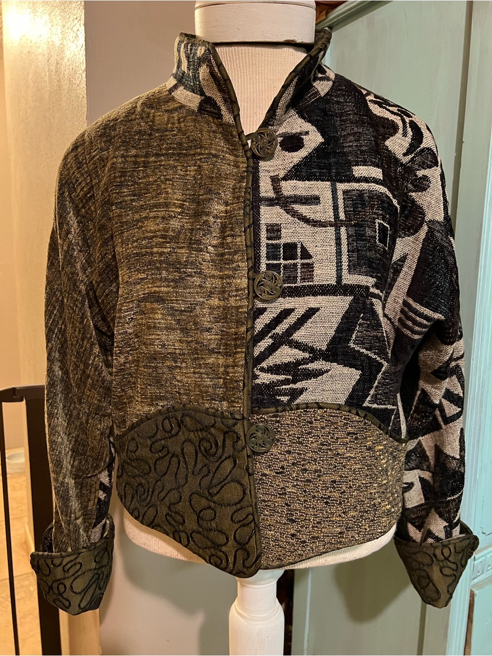 VintageTzeadle Tapestry Art To Wear Patchwork Cropped Lined Jacket Size Small S